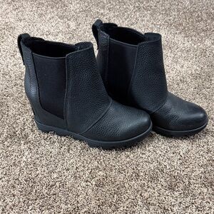 Sorel Black Textured Ankle Booties